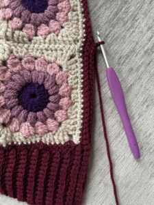 boordsteek in de lengte voor granny square vest van mandia.nl