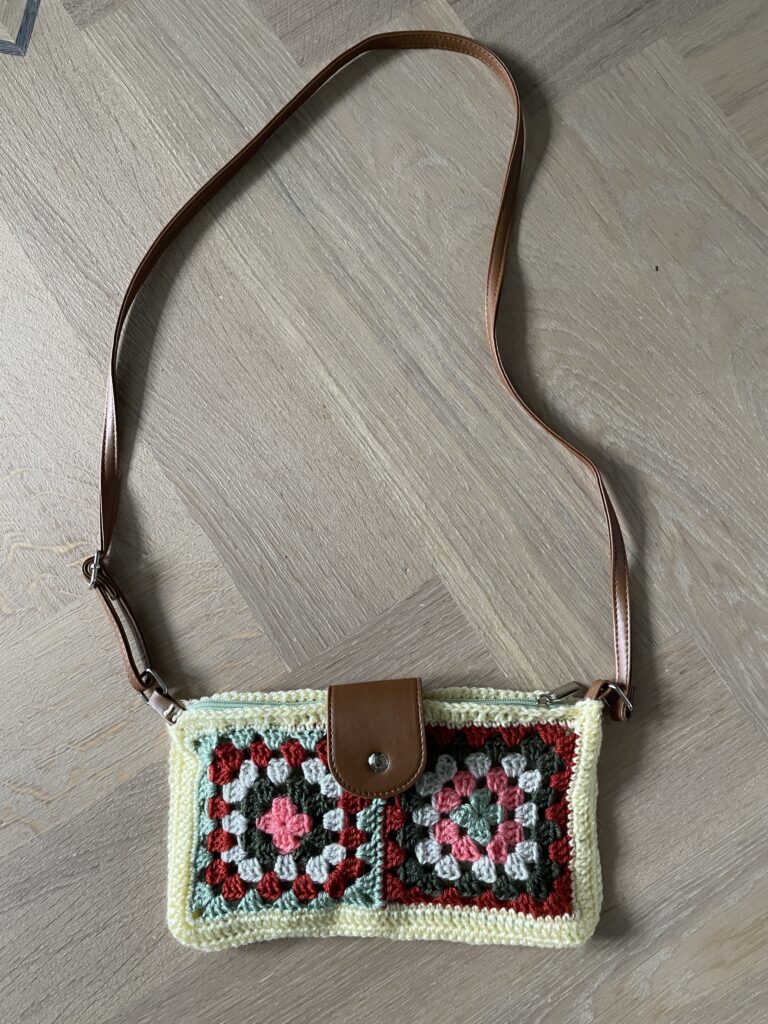 tas van granny's van mandia