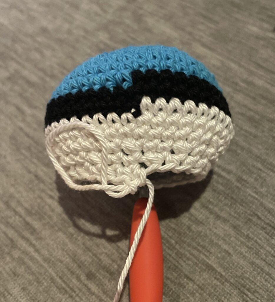 gehaakte pokemon bal blauw