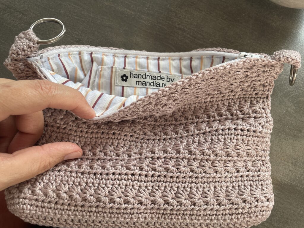binnenkant gehaakt tasje van mandia