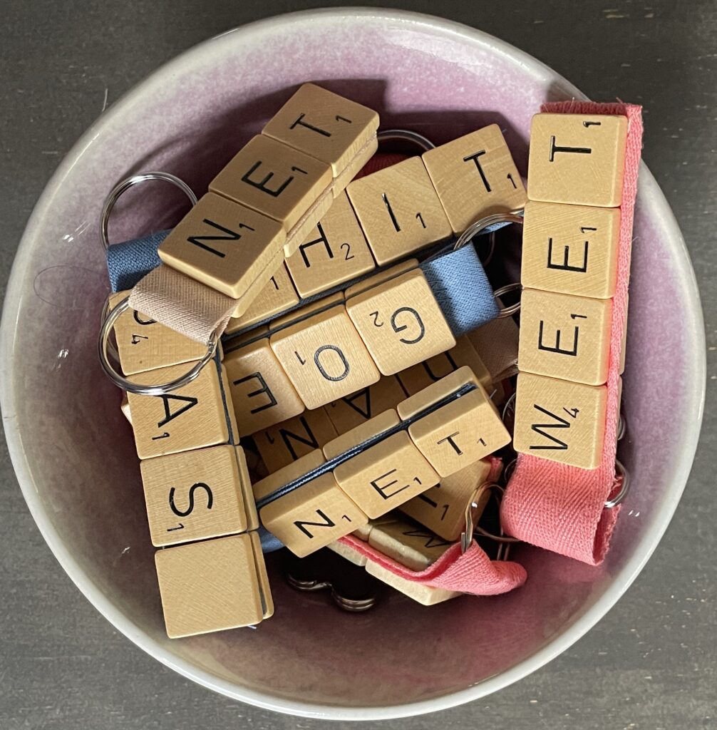 scrabblesleutelhanger van letters